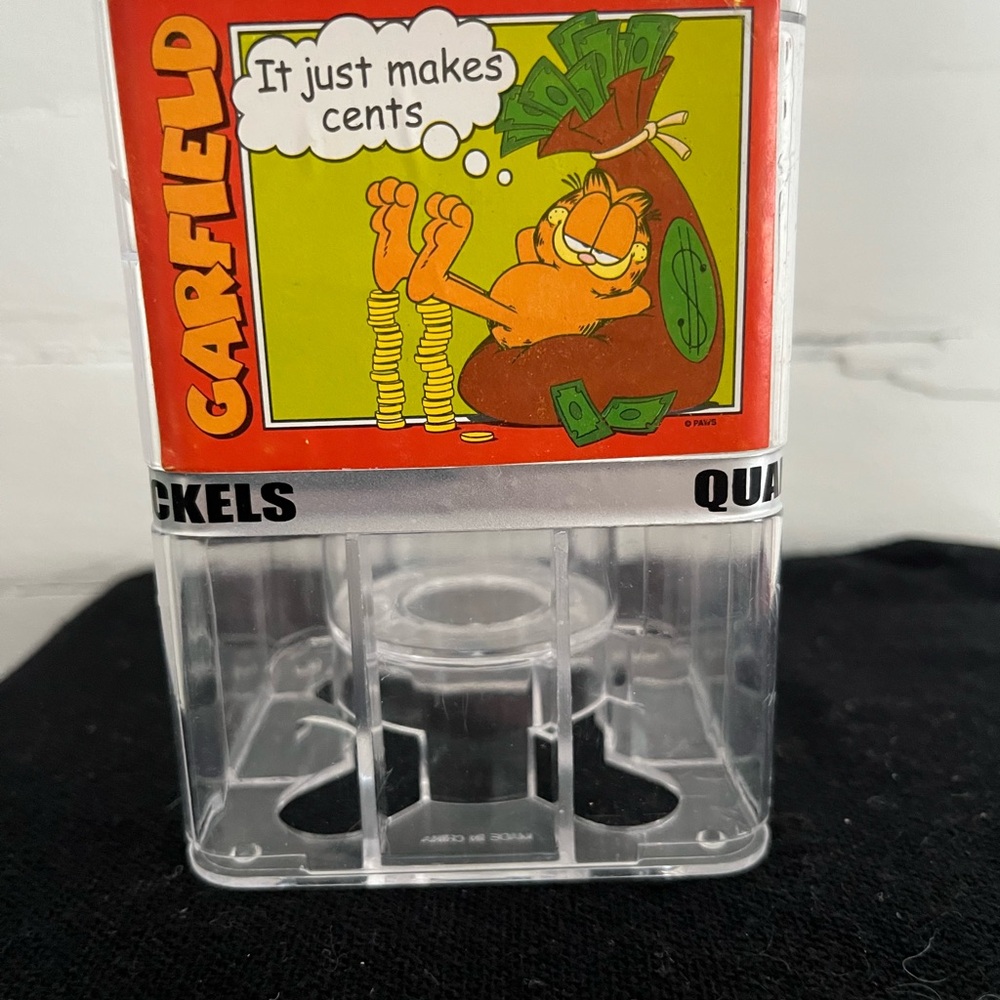 Garfield Coin Bank with Comic Design